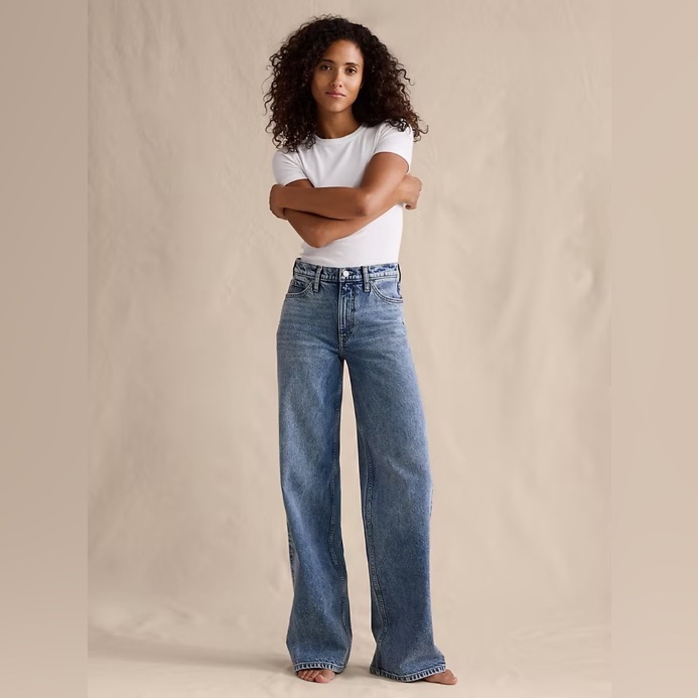 NEW! Banana Republic Light Wash The Icon Classic Wide-Leg Jean - 26 (#826977)